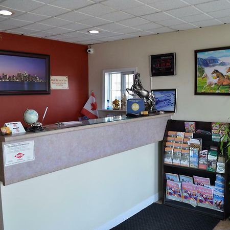 Lincoln Motel Sturgeon Falls ภายนอก รูปภาพ