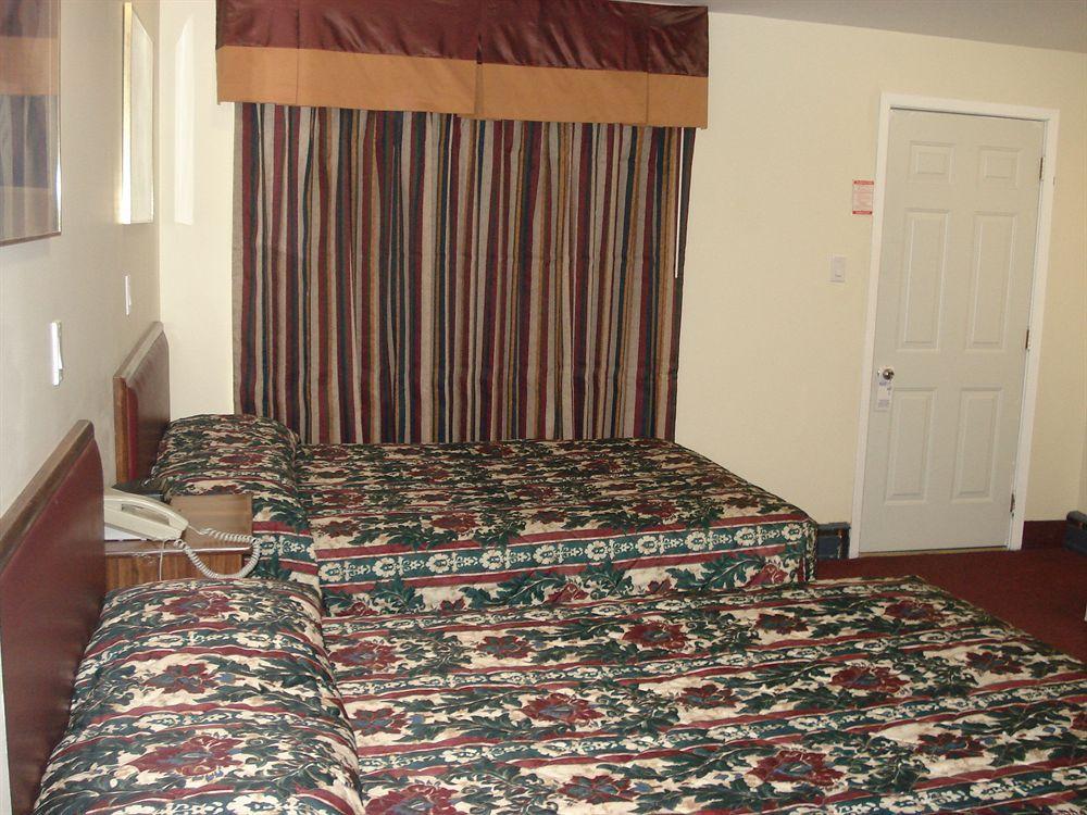 Lincoln Motel Sturgeon Falls ภายนอก รูปภาพ