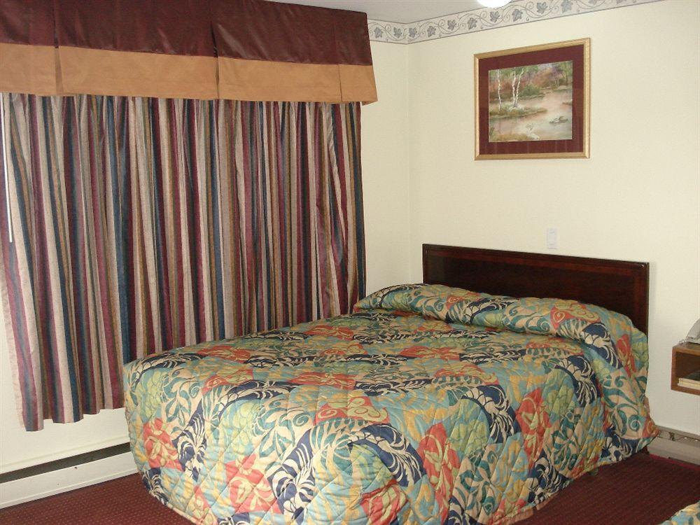 Lincoln Motel Sturgeon Falls ภายนอก รูปภาพ