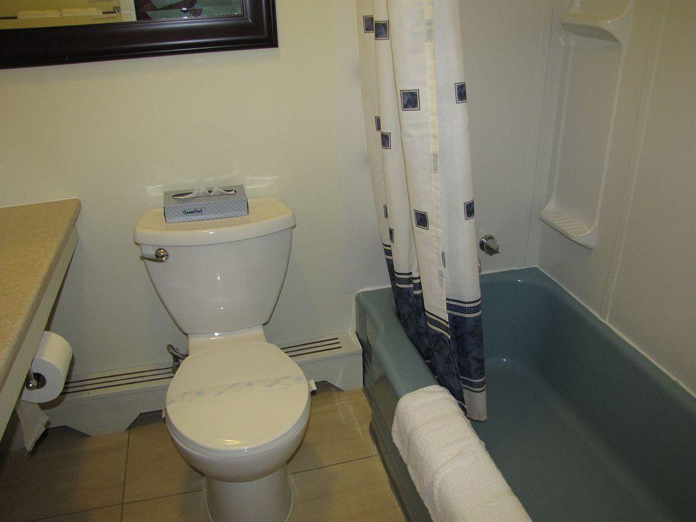 Lincoln Motel Sturgeon Falls ภายนอก รูปภาพ