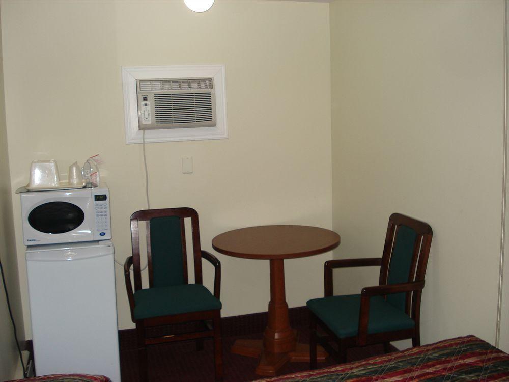 Lincoln Motel Sturgeon Falls ภายนอก รูปภาพ