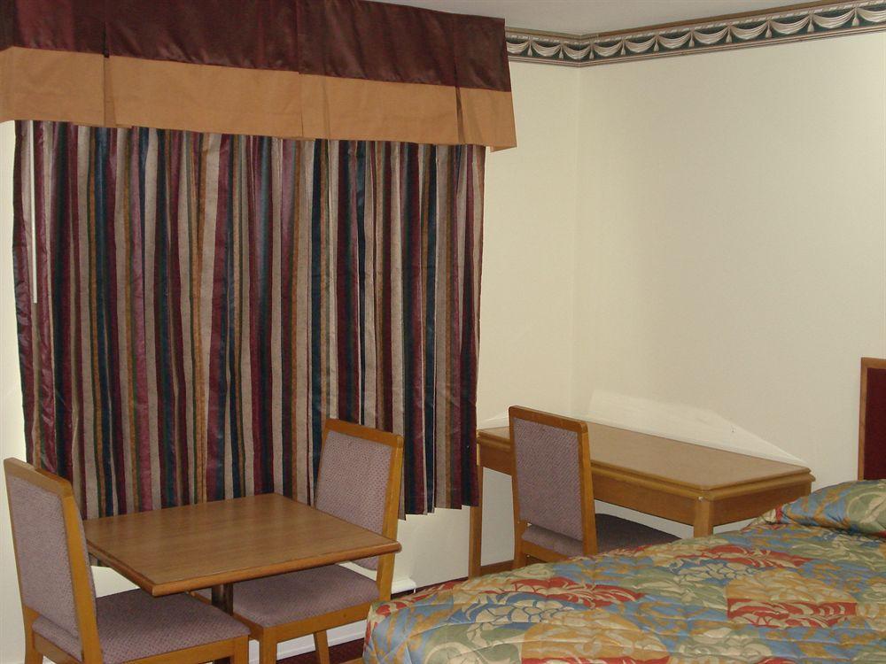 Lincoln Motel Sturgeon Falls ภายนอก รูปภาพ