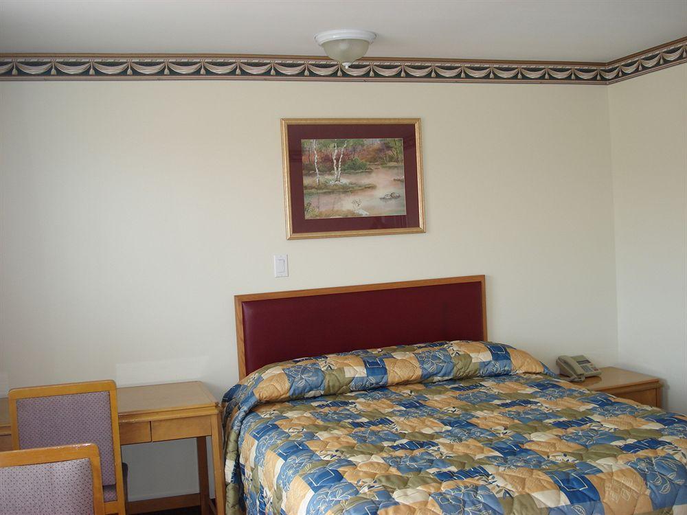 Lincoln Motel Sturgeon Falls ภายนอก รูปภาพ