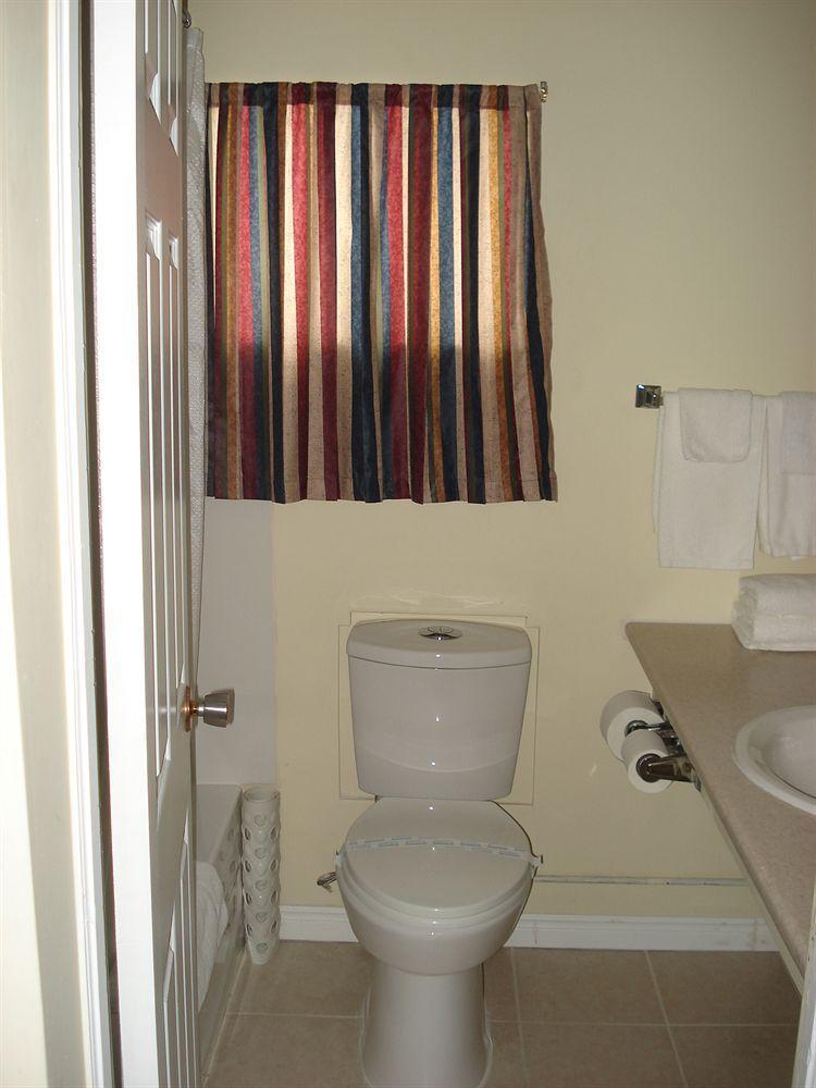 Lincoln Motel Sturgeon Falls ภายนอก รูปภาพ