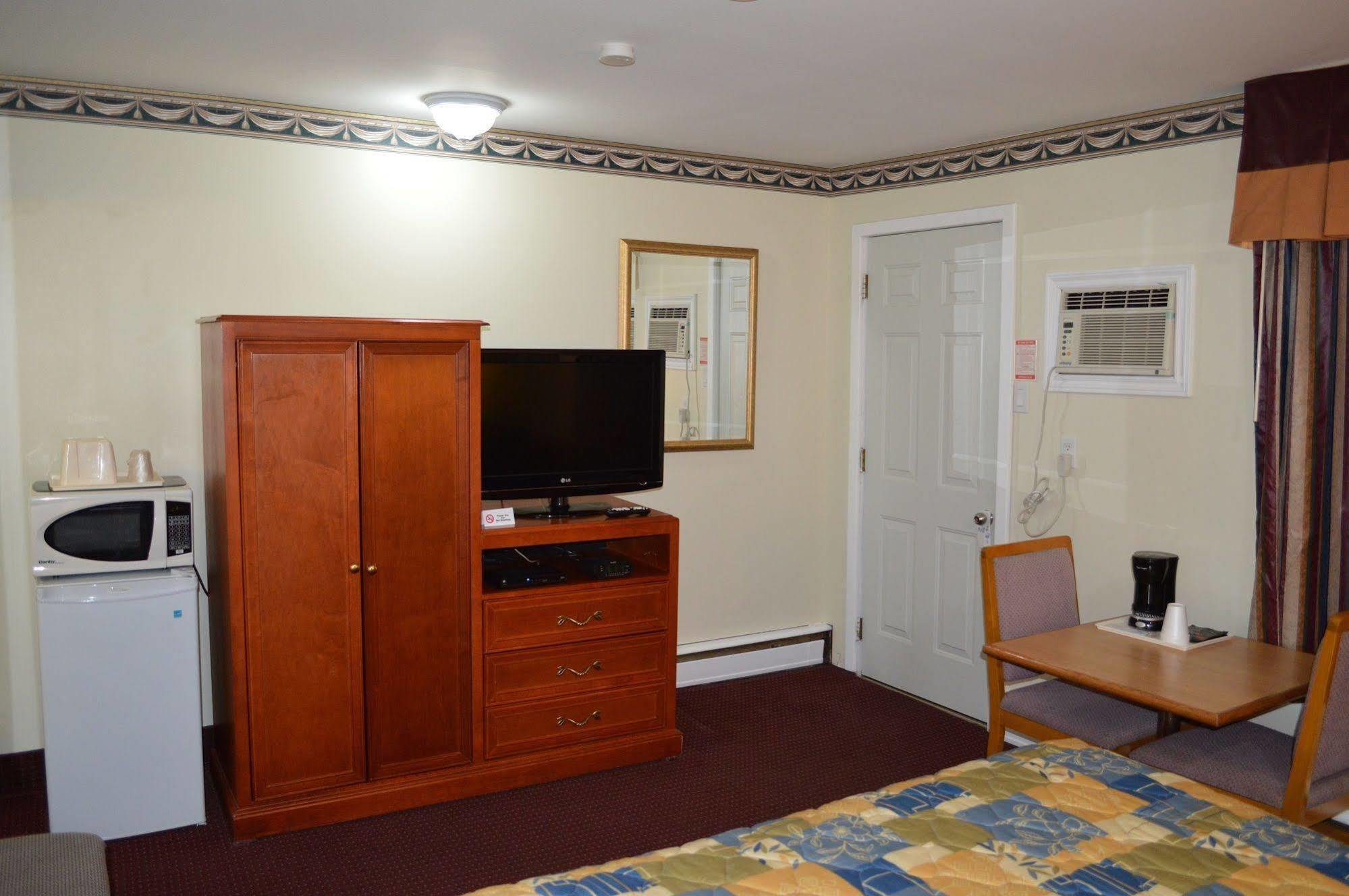 Lincoln Motel Sturgeon Falls ภายนอก รูปภาพ