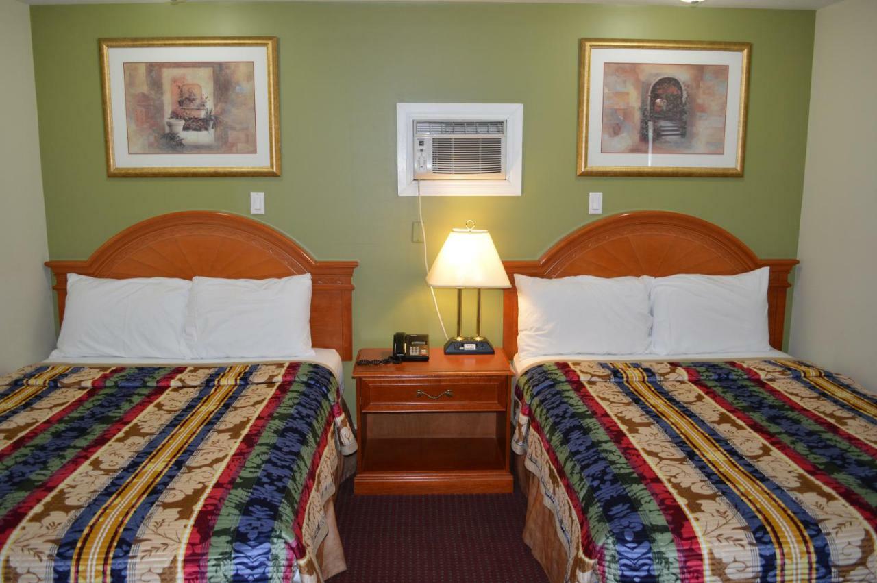 Lincoln Motel Sturgeon Falls ภายนอก รูปภาพ