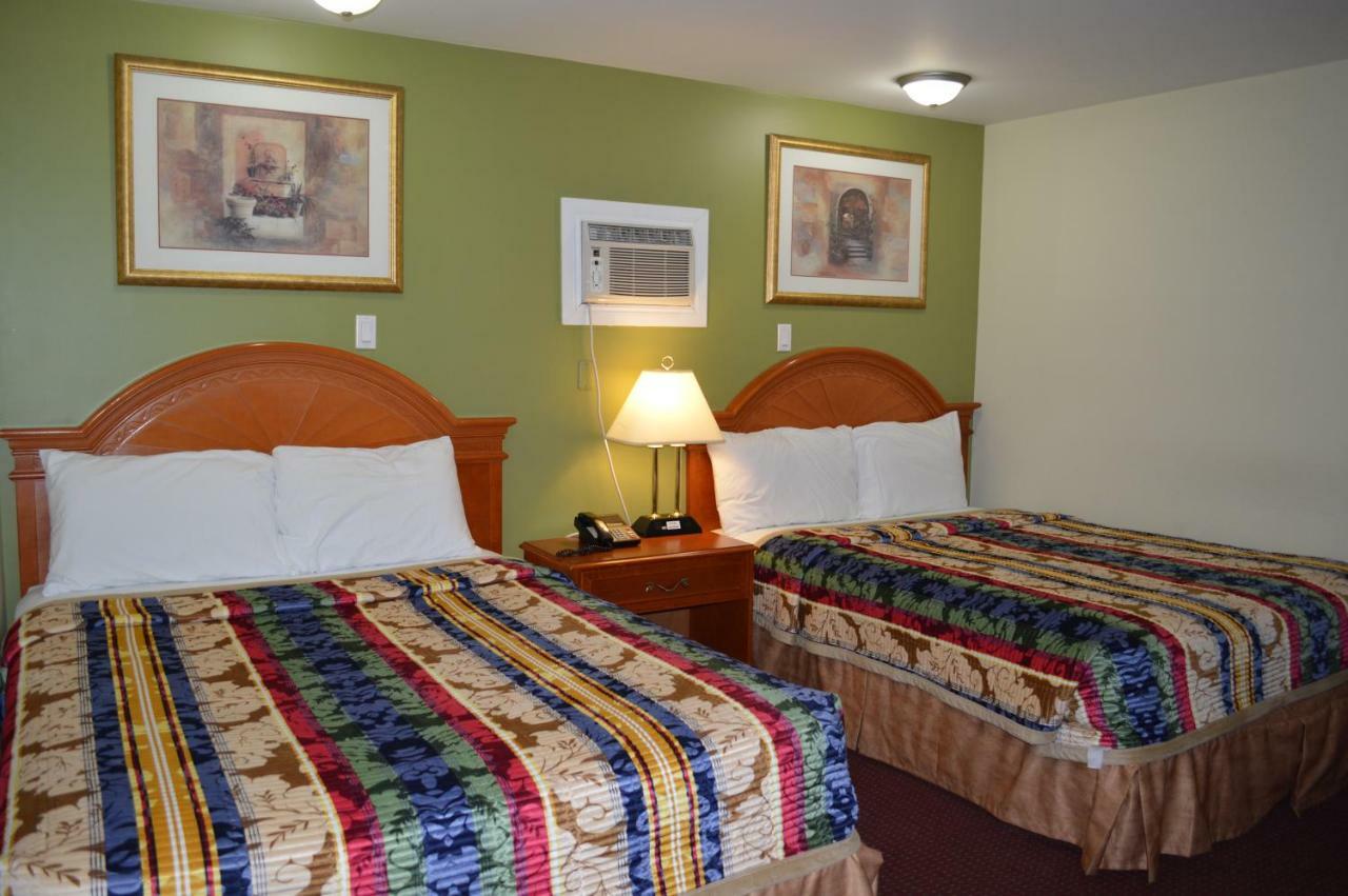Lincoln Motel Sturgeon Falls ภายนอก รูปภาพ