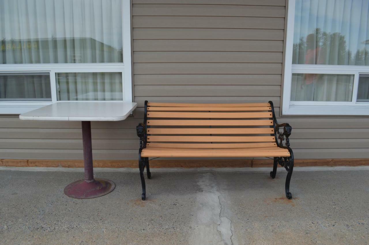 Lincoln Motel Sturgeon Falls ภายนอก รูปภาพ