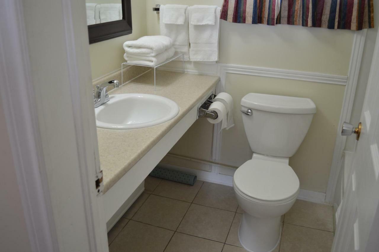 Lincoln Motel Sturgeon Falls ภายนอก รูปภาพ