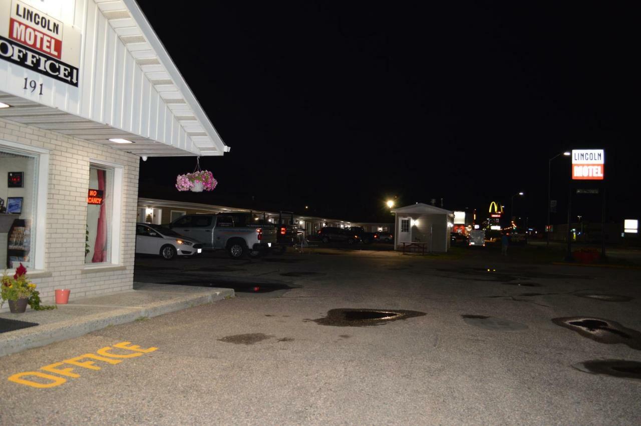 Lincoln Motel Sturgeon Falls ภายนอก รูปภาพ